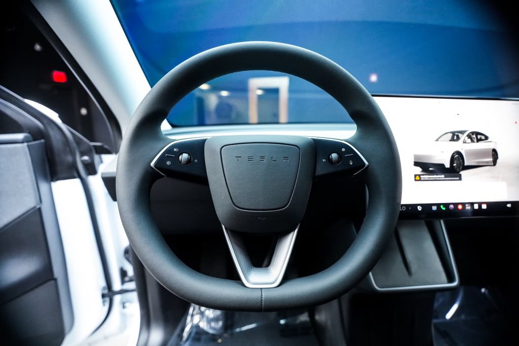 Used 2026 Tesla Model Y 2WD image 27