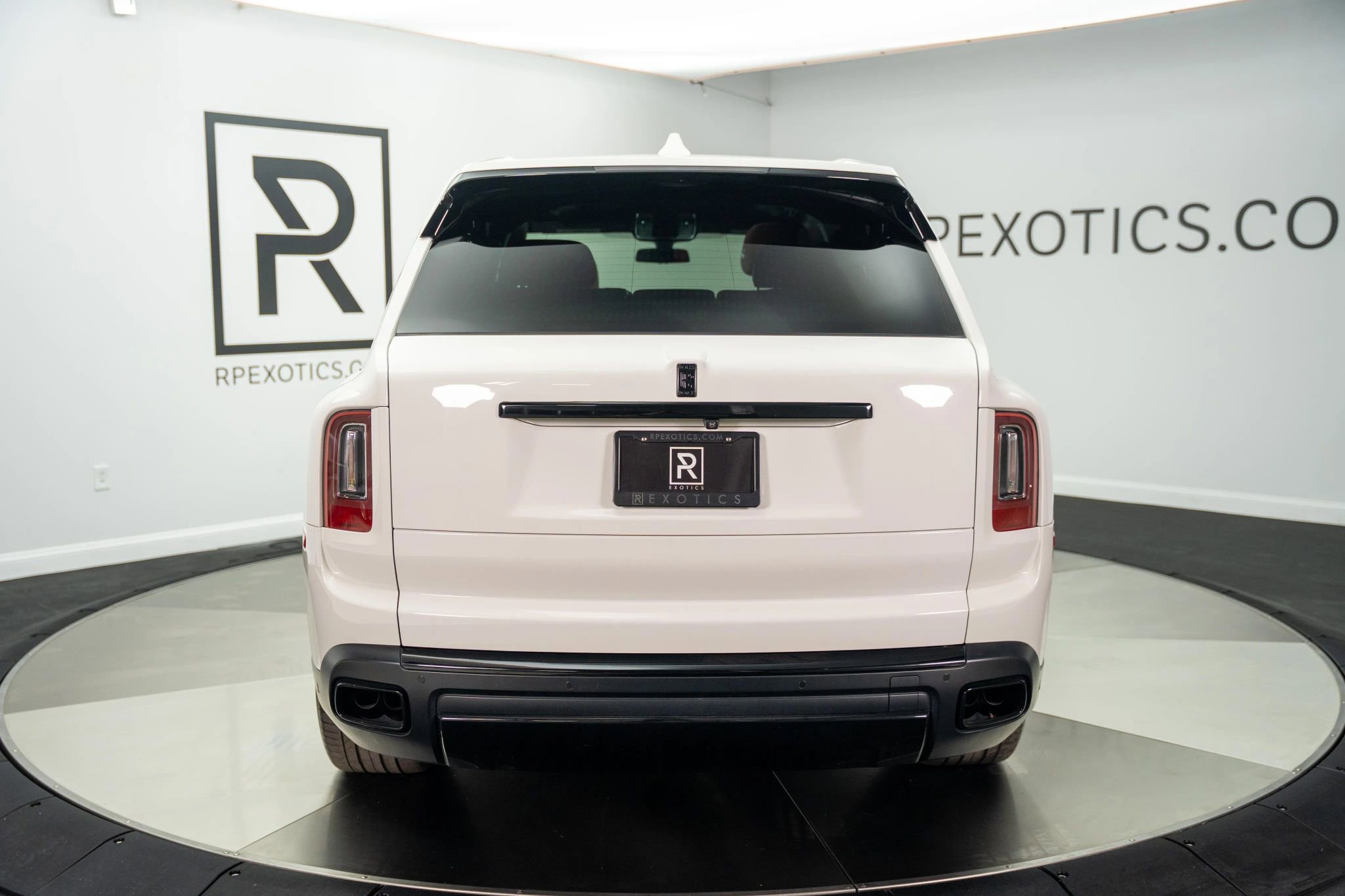 Used 2019 Rolls-Royce Cullinan AWD/4WD image 3
