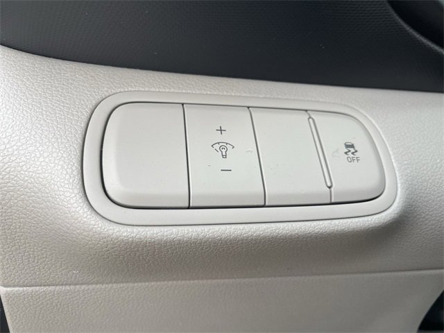 Used 2023 Hyundai Venue SEL image 33