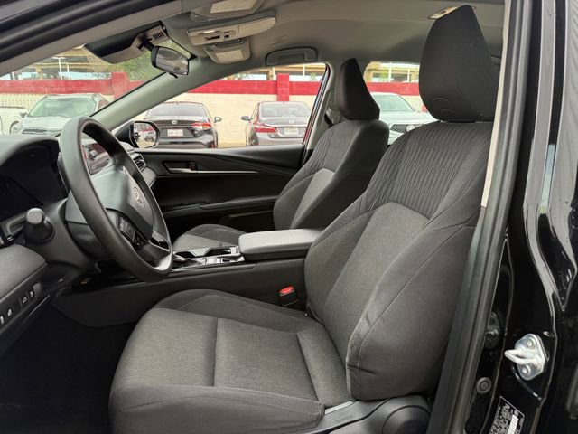 Used 2025 Toyota Camry LE image 27