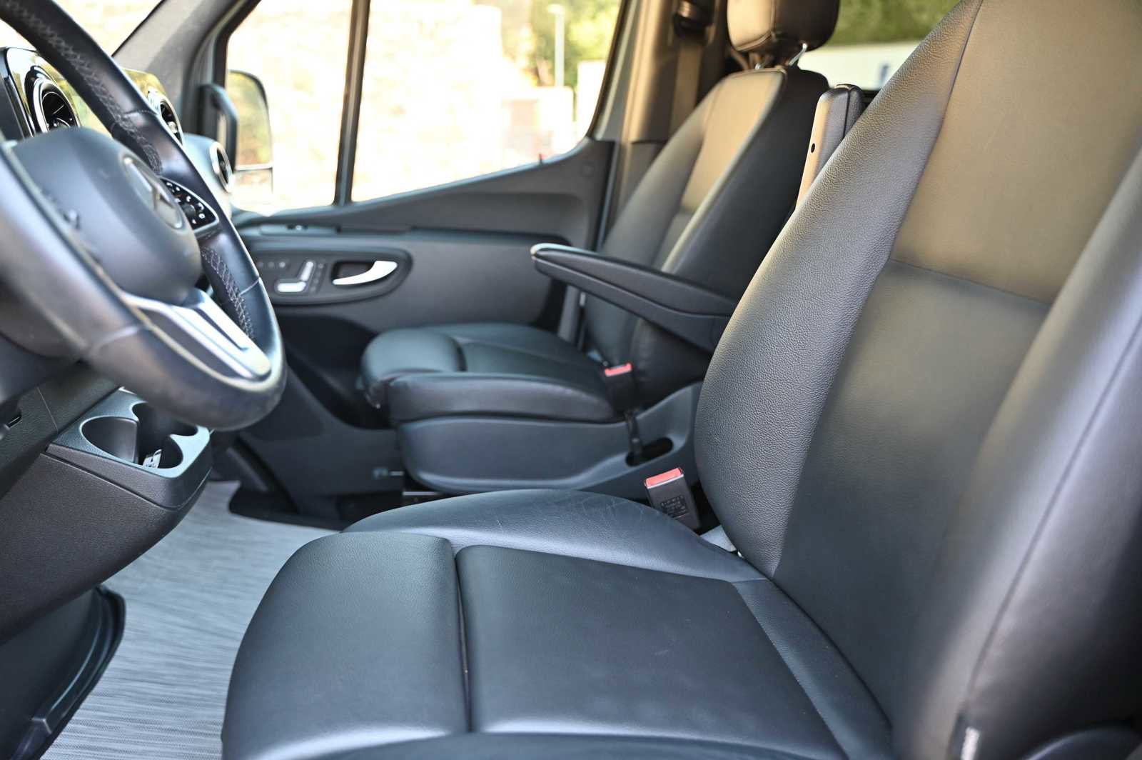 Used 2020 Mercedes-Benz Sprinter 2500 image 13