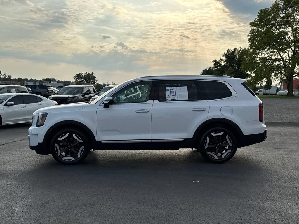 Used 2025 Kia Telluride S AWD/4WD image 4