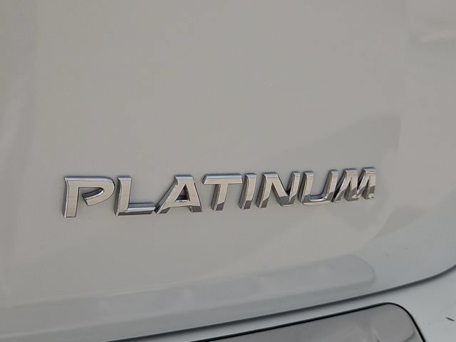 Used 2015 Nissan Pathfinder Platinum FWD image 8