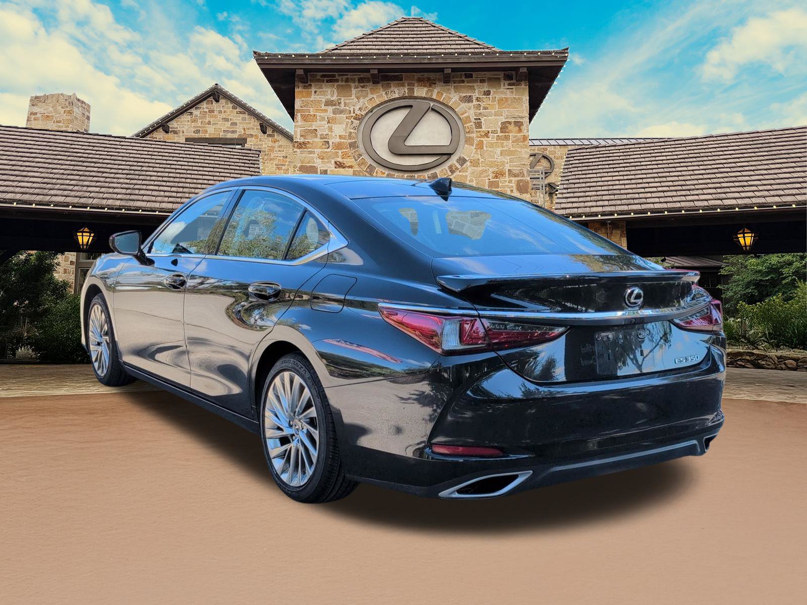 Certified 2022 Lexus ES 350 Ultra Luxury w/ Accessory Package 2 FWD image 3
