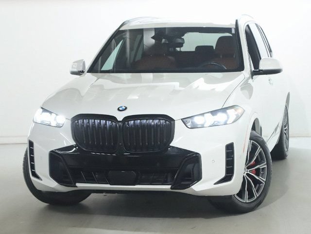 Used 2024 BMW X5 xDrive40i w/ M Sport Package AWD/4WD image 3