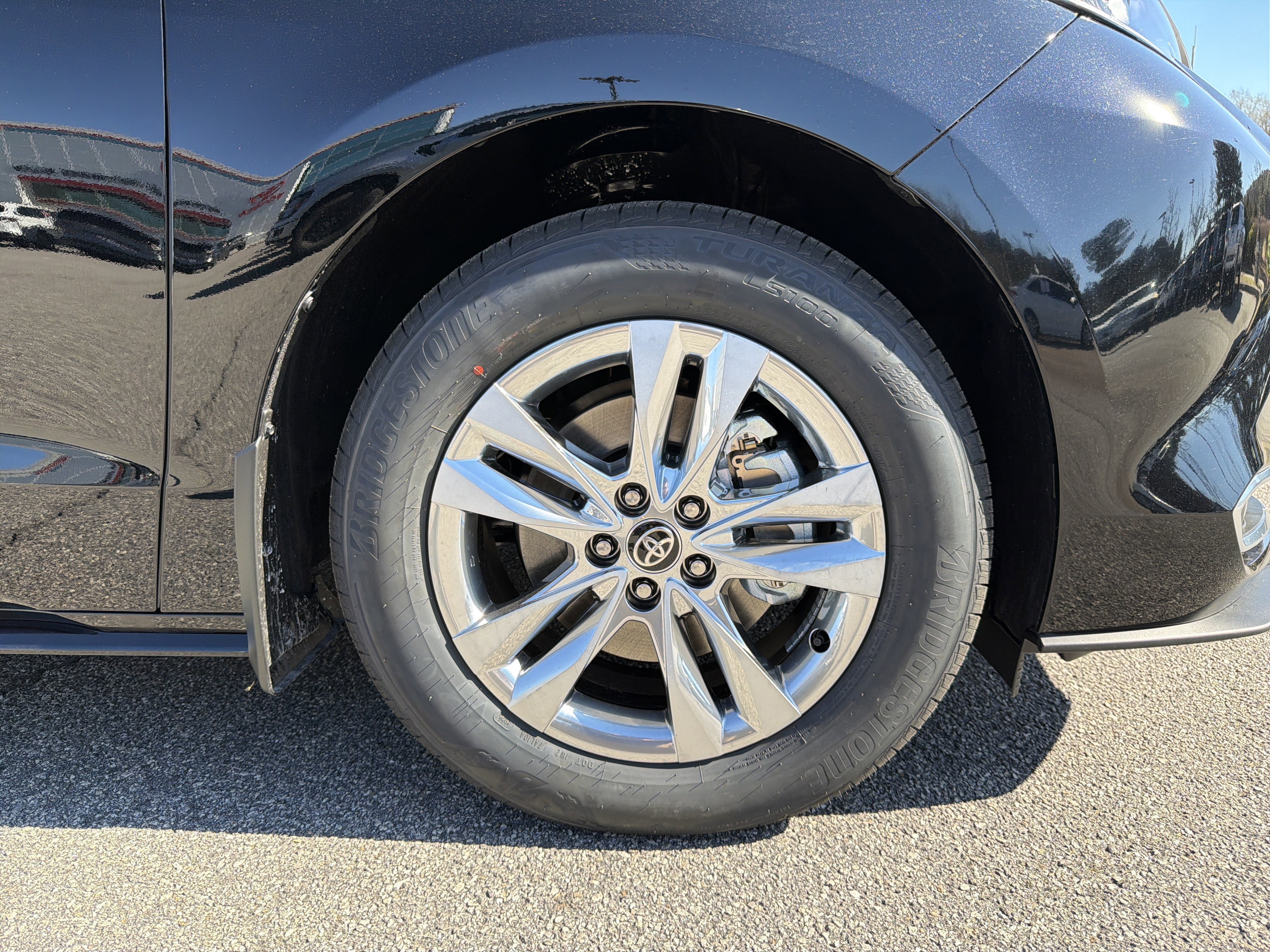 New 2026 Toyota Sienna Limited image 14