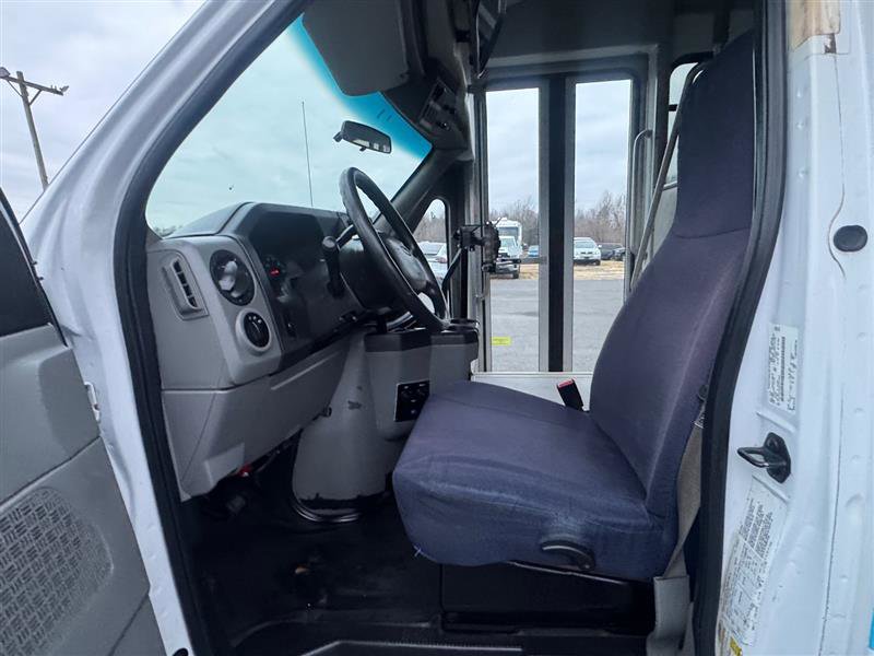 Used 2014 Ford E-450 and Econoline 450 Super Duty w/ Shuttle Bus Prep Package RWD image 33