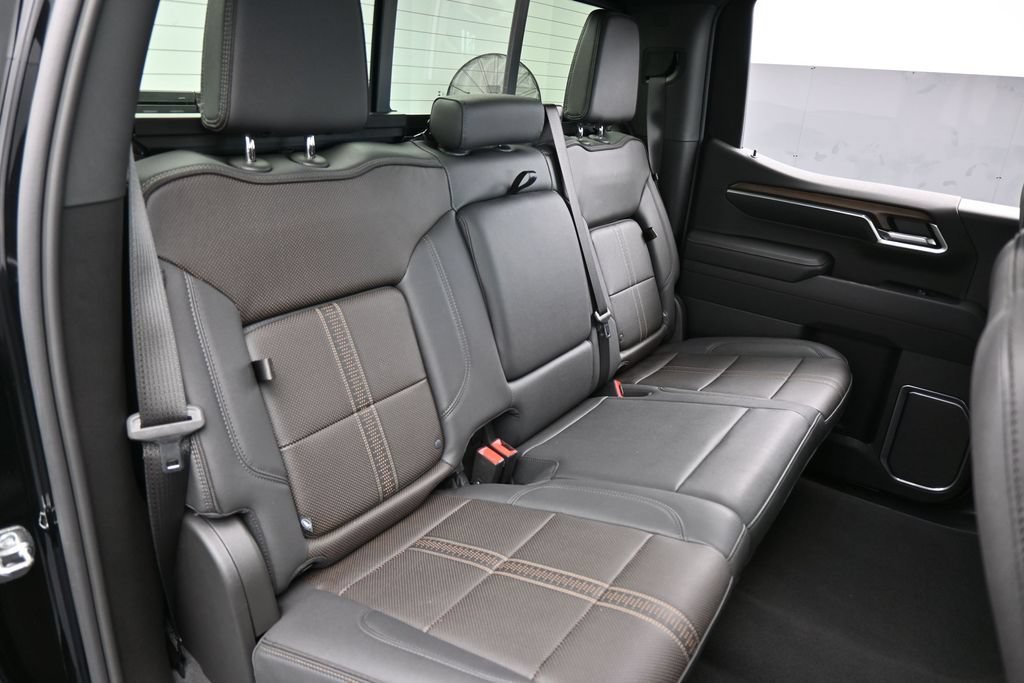 Used 2026 Chevrolet Silverado 1500 High Country w/ Midnight Edition AWD/4WD image 52