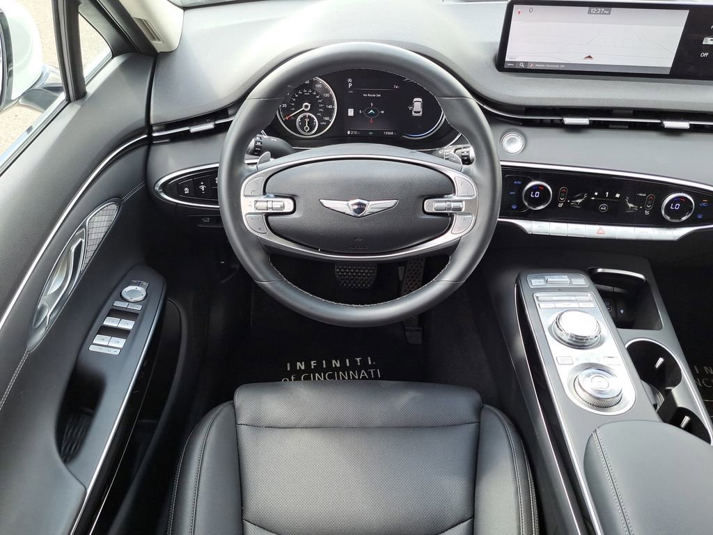 Used 2025 Genesis GV70 2.5T image 11