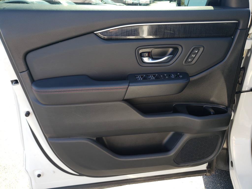 Used 2025 Honda Pilot Black Edition image 19