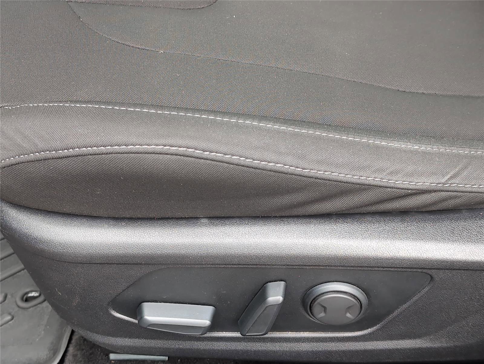 Used 2021 Hyundai Elantra SEL w/ Convenience + Premium Package image 15