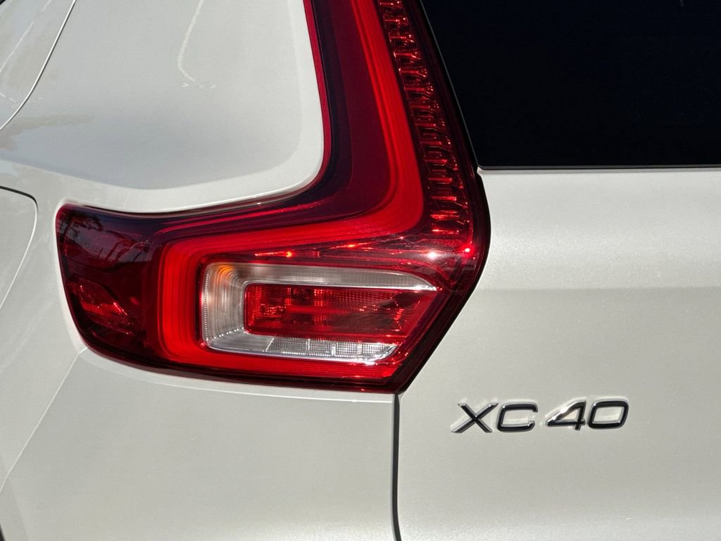 Certified 2023 Volvo XC40 Recharge Core image 25