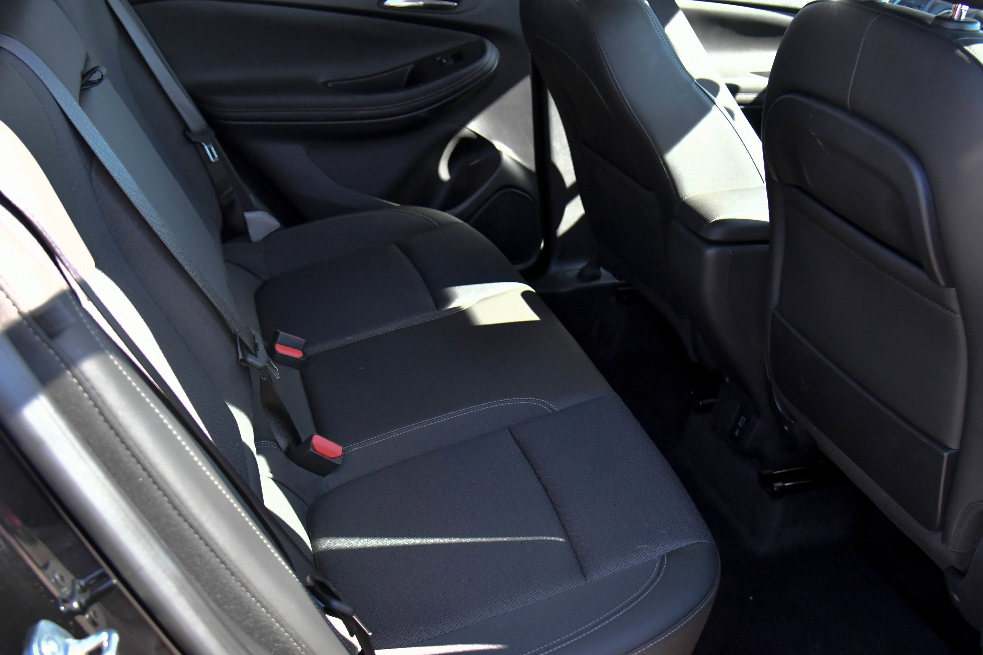 Used 2023 Buick Encore GX Select w/ Sport Touring Package image 38