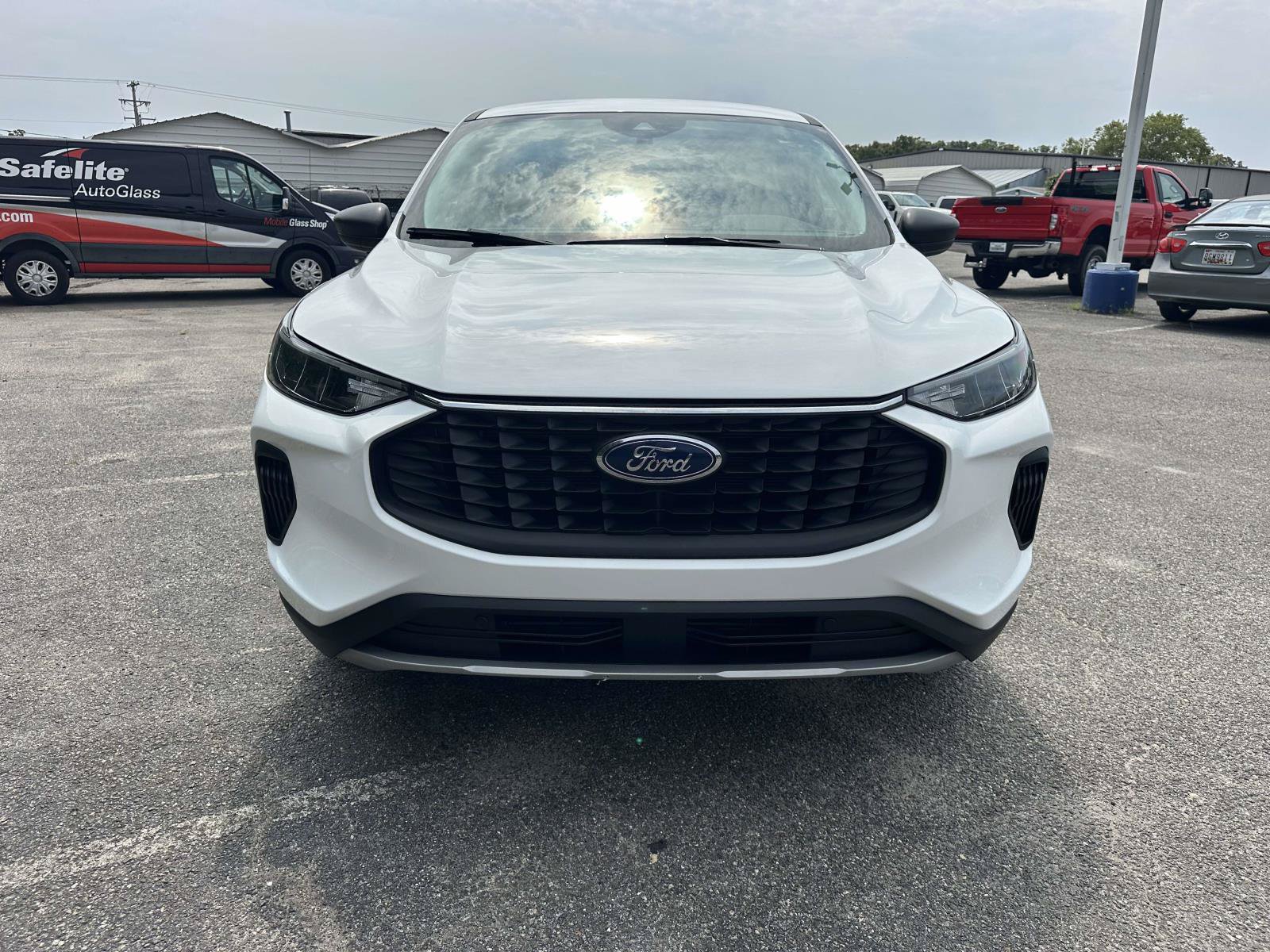 Used 2025 Ford Escape Active AWD/4WD image 2