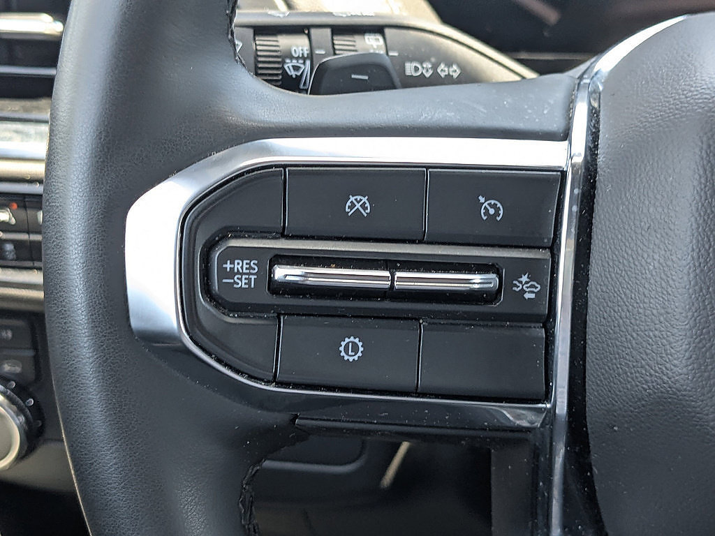 Certified 2025 GMC Yukon Denali AWD/4WD image 23