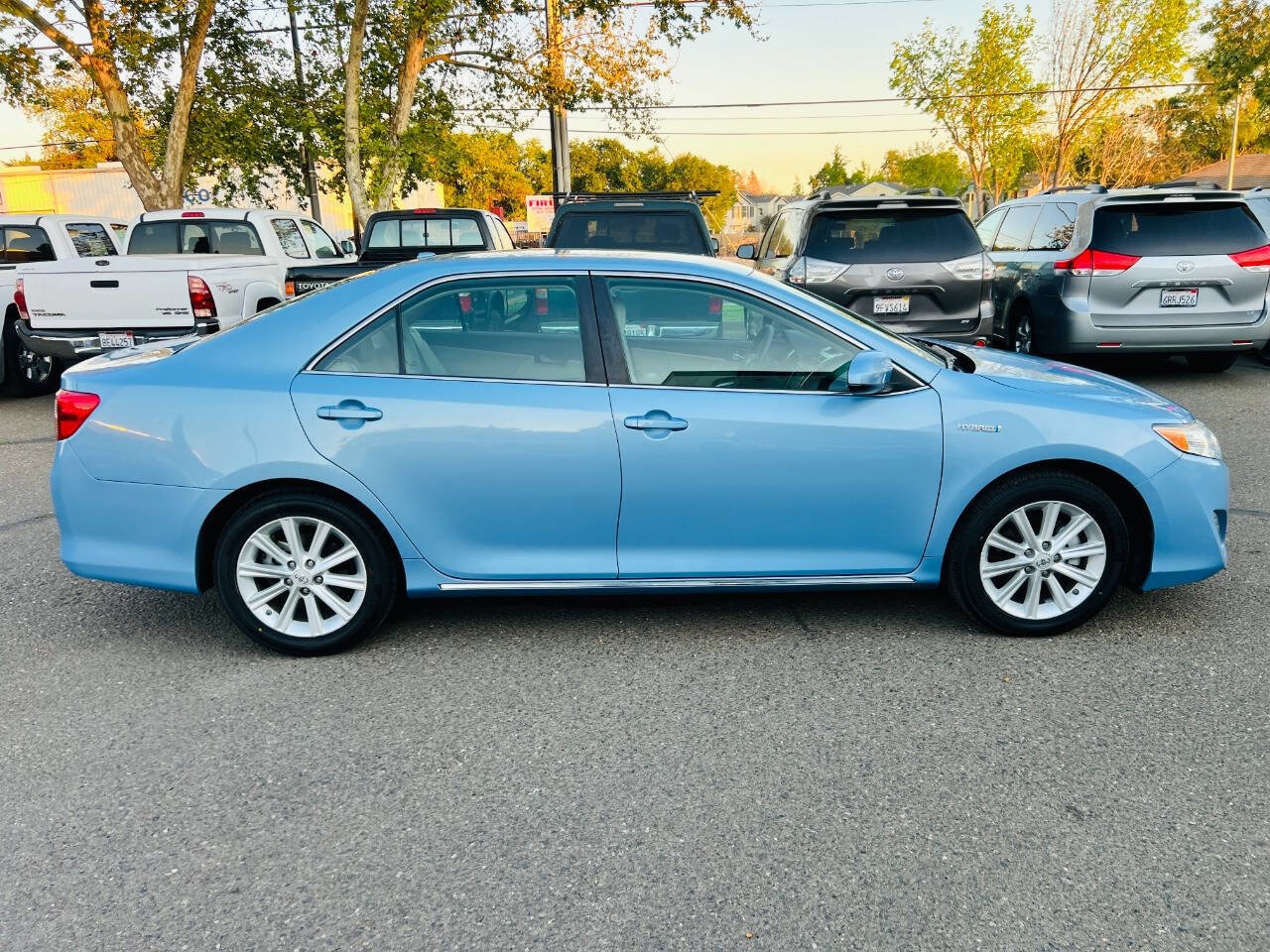 Used 2012 Toyota Camry XLE w/ Convenience Pkg image 6