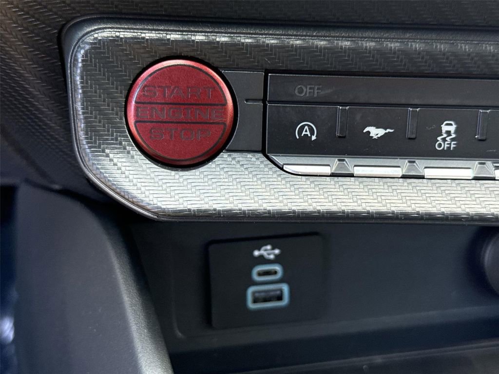 Used 2025 Ford Mustang Coupe RWD image 15