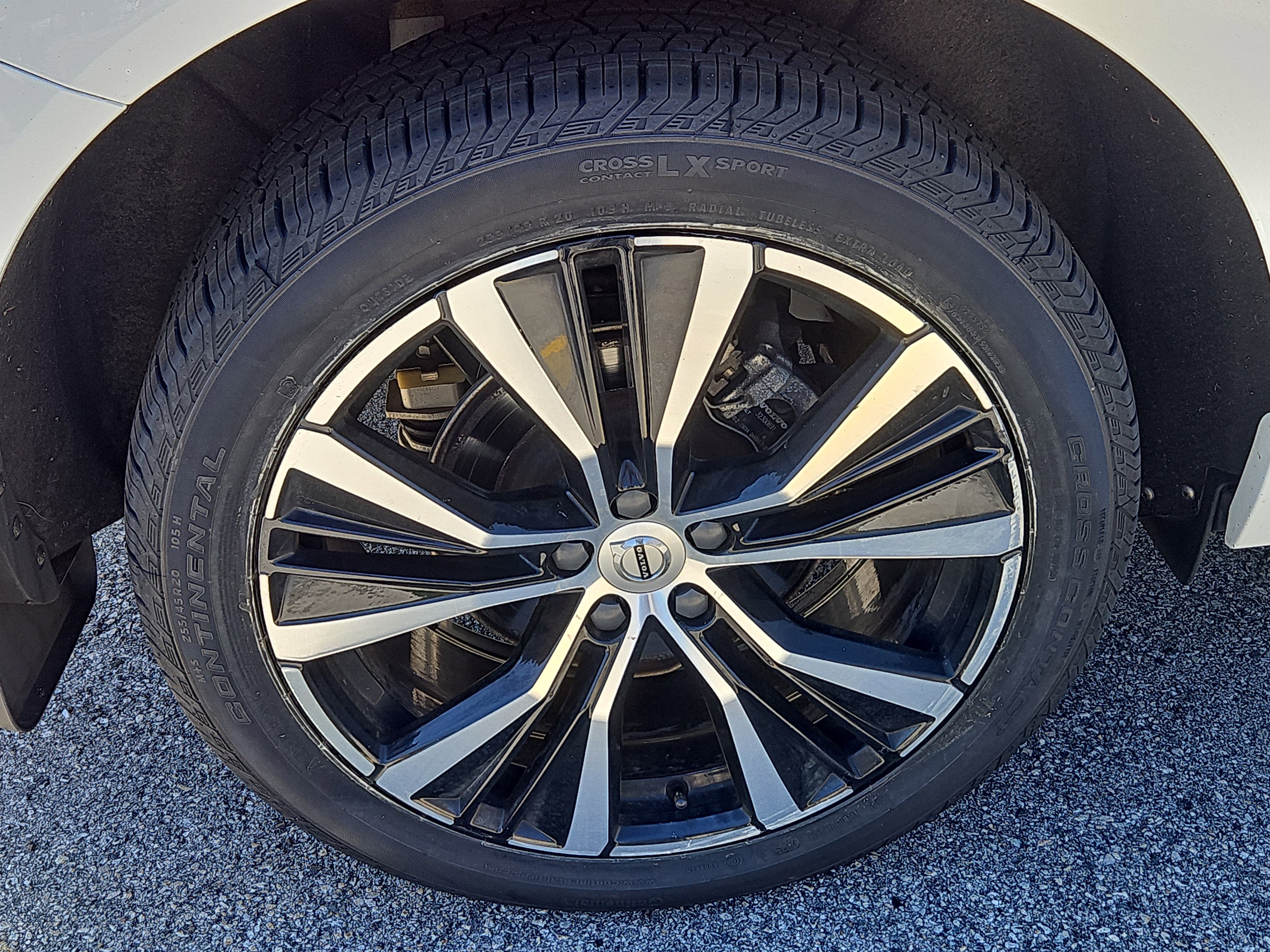 Certified 2023 Volvo XC60 B5 Plus w/ Climate Package AWD/4WD image 29