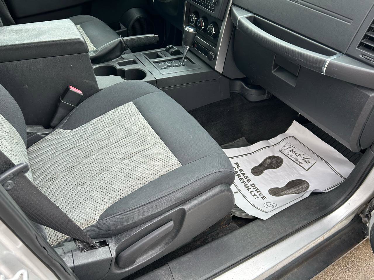 Used 2010 Jeep Liberty Sport image 12