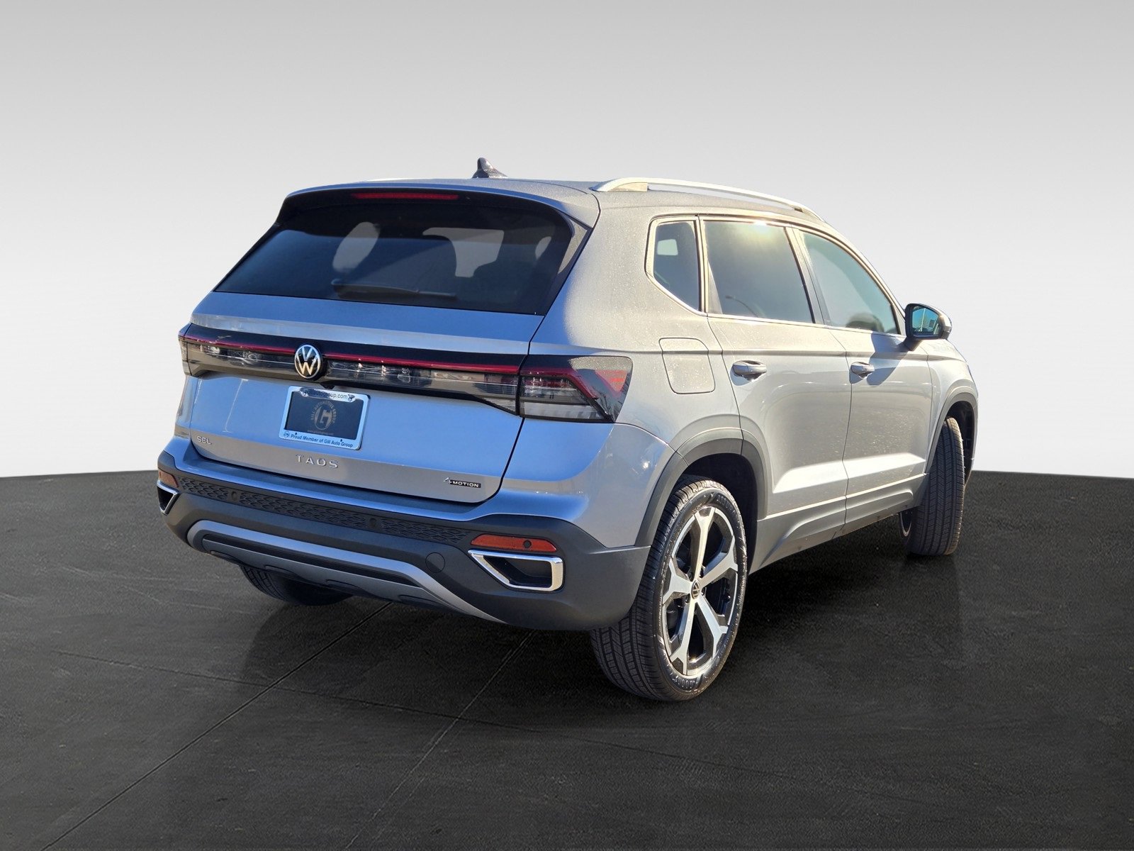 New 2025 Volkswagen Taos SEL image 5
