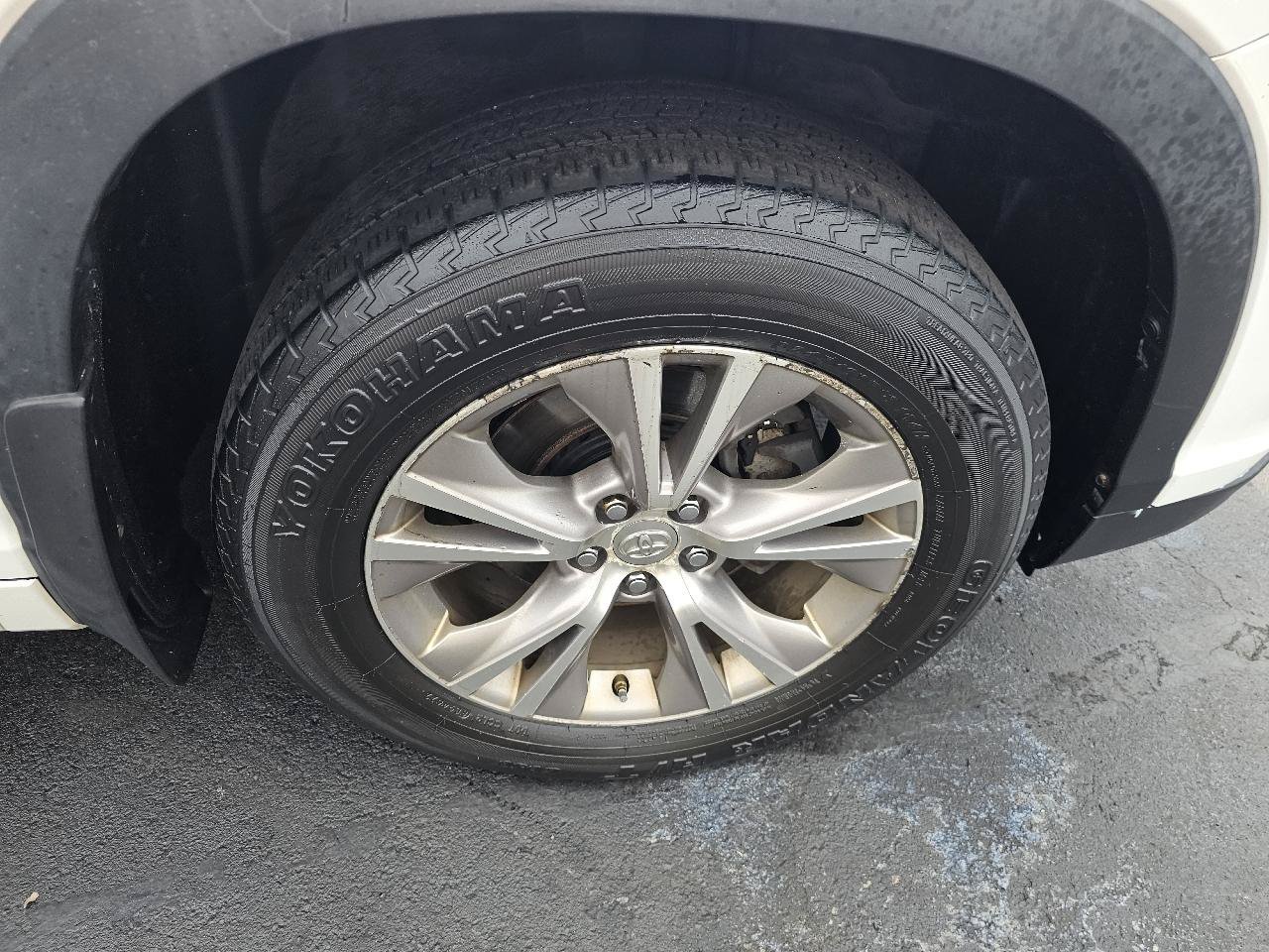 Used 2015 Toyota Highlander XLE AWD/4WD image 14