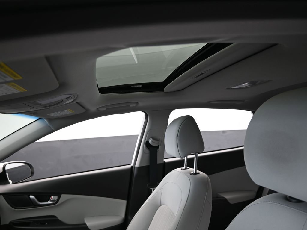 Used 2022 Hyundai Kona SEL w/ Convenience Package image 11