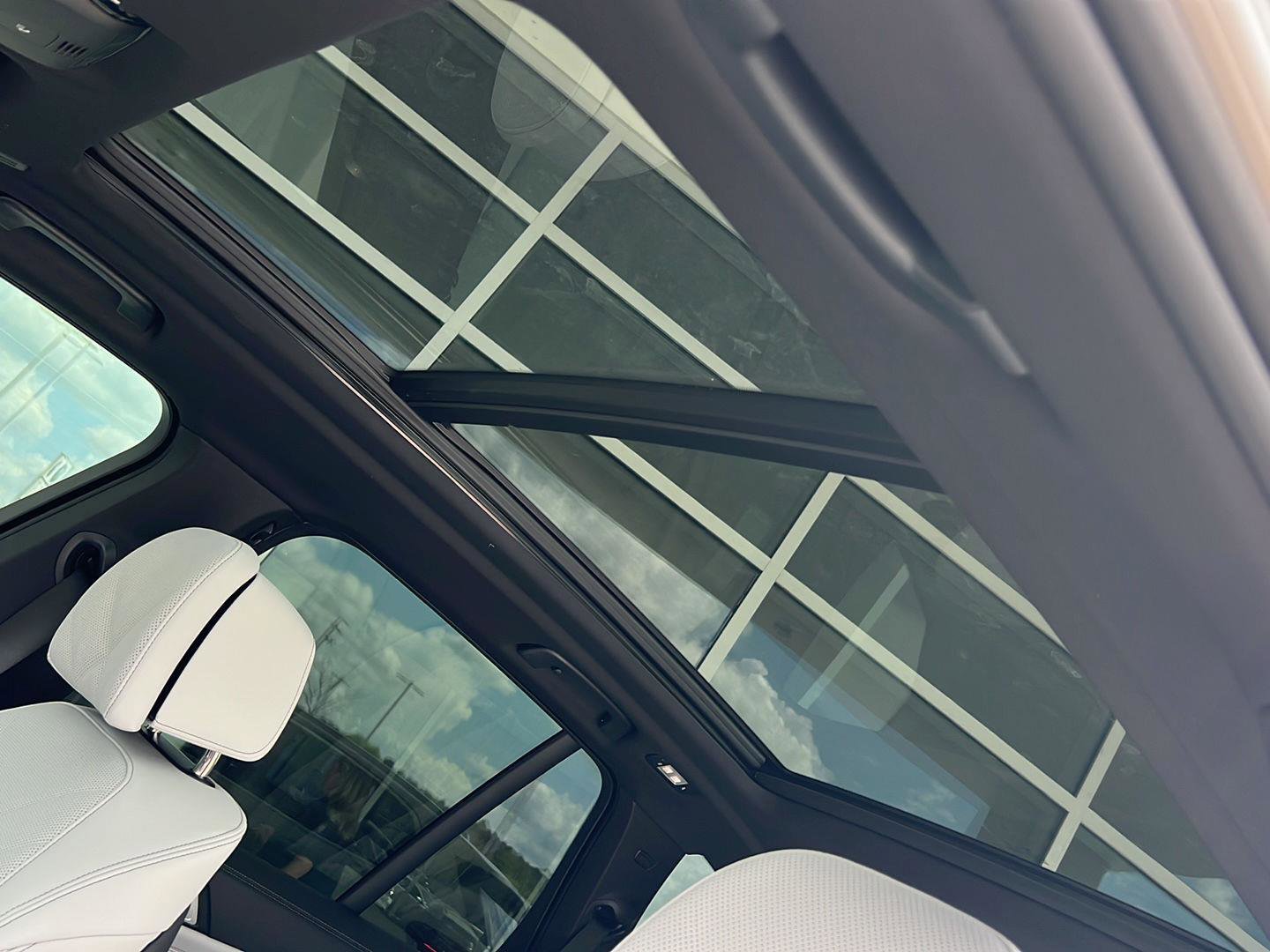 New 2026 BMW X5 sDrive40i w/ Climate Comfort Package image 34