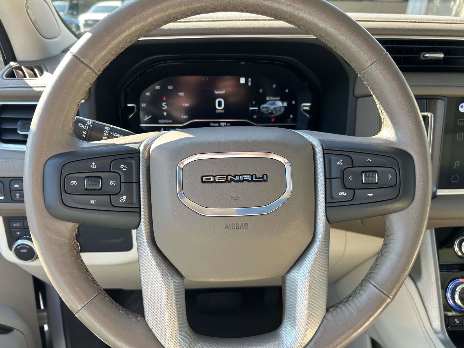 Used 2022 GMC Yukon Denali AWD/4WD image 23
