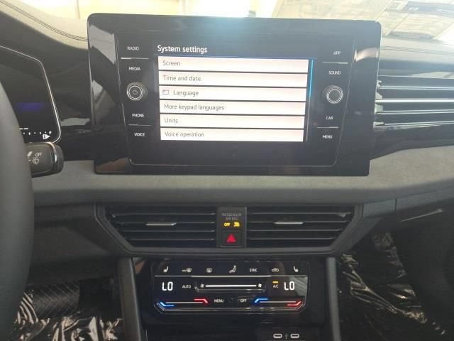 New 2025 Volkswagen Jetta SE FWD image 20