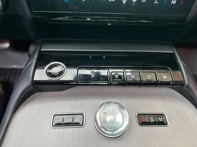 Used 2025 Lincoln Navigator L Reserve image 24