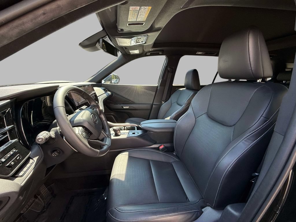 Used 2025 Lexus TX 350 AWD w/ Technology Package image 2