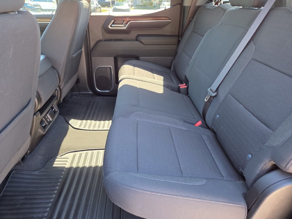 Used 2023 Chevrolet Silverado 1500 LT AWD/4WD image 22