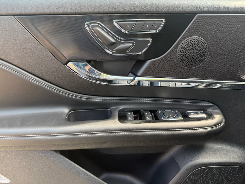 Used 2024 Lincoln Corsair Reserve FWD image 16