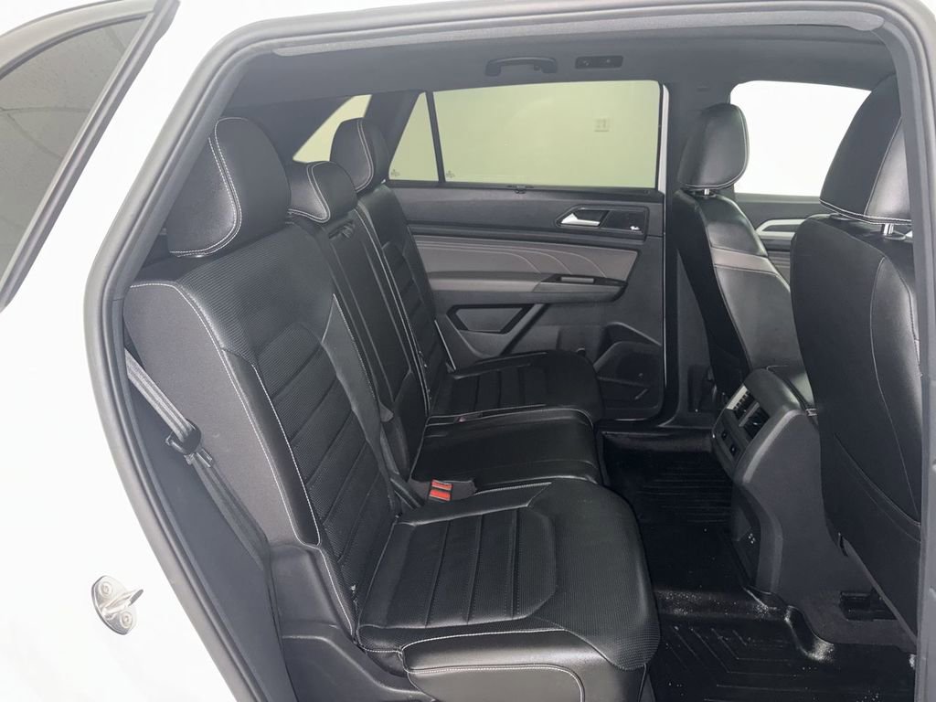 Used 2022 Volkswagen Atlas Cross Sport SEL R-Line image 25