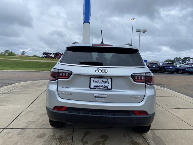 Used 2024 Jeep Compass Latitude AWD/4WD image 10