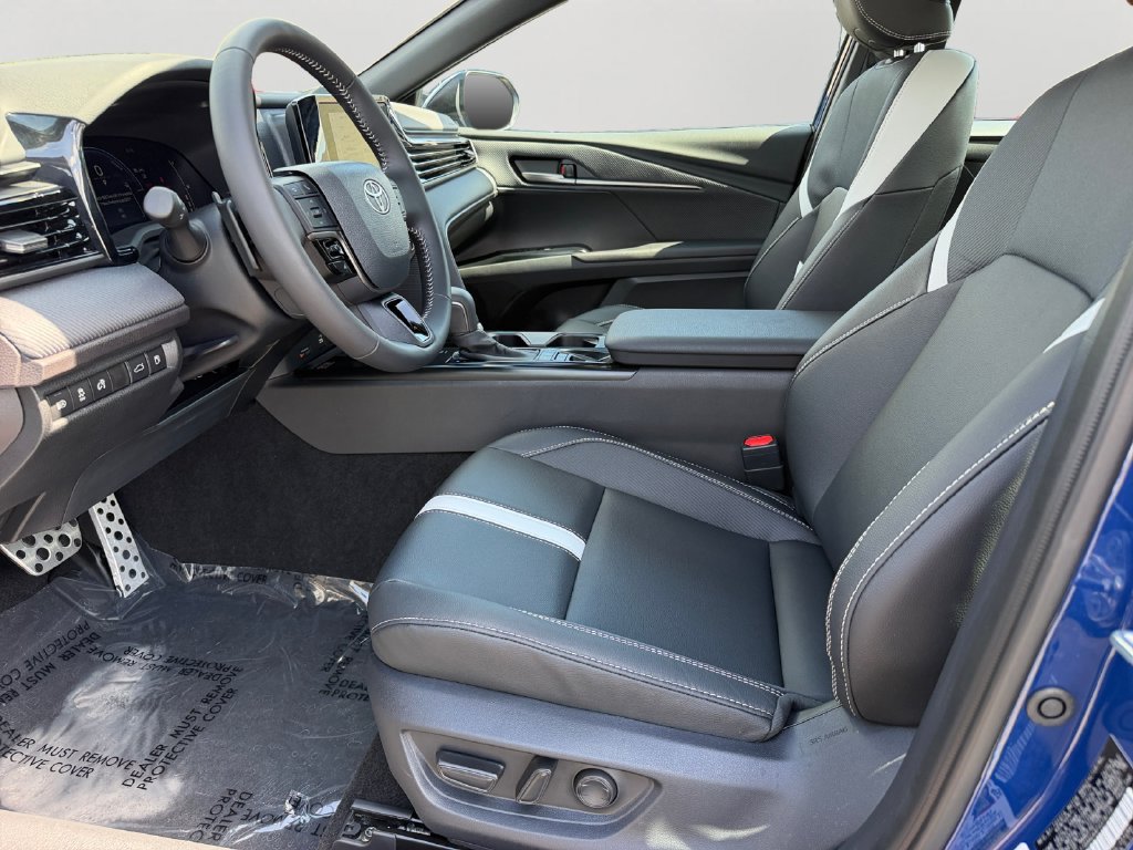 Used 2026 Toyota Camry SE w/ Convenience Package FWD image 16