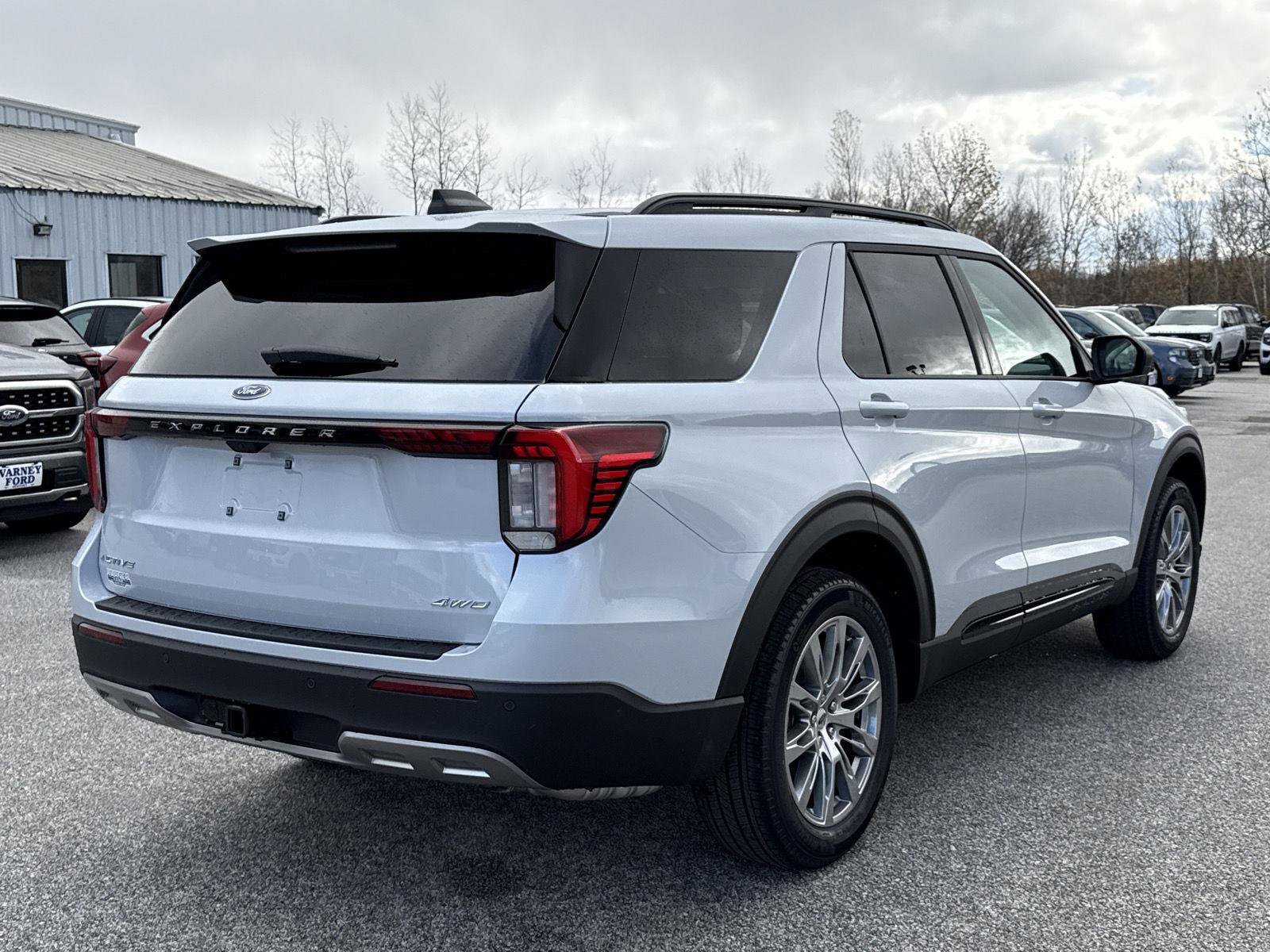 New 2026 Ford Explorer Active w/ Active Comfort Package image 5