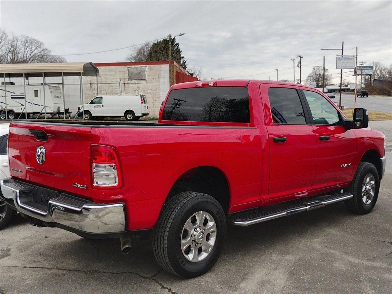 Used 2024 RAM 2500 Big Horn w/ Bed Utility Group image 4