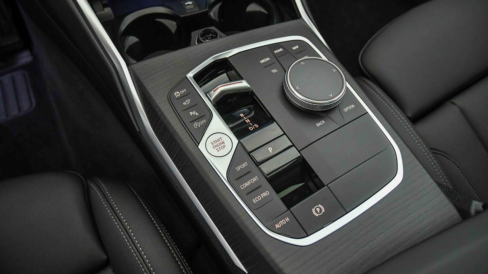 New 2026 BMW 330i Sedan w/ M Sport Package image 25