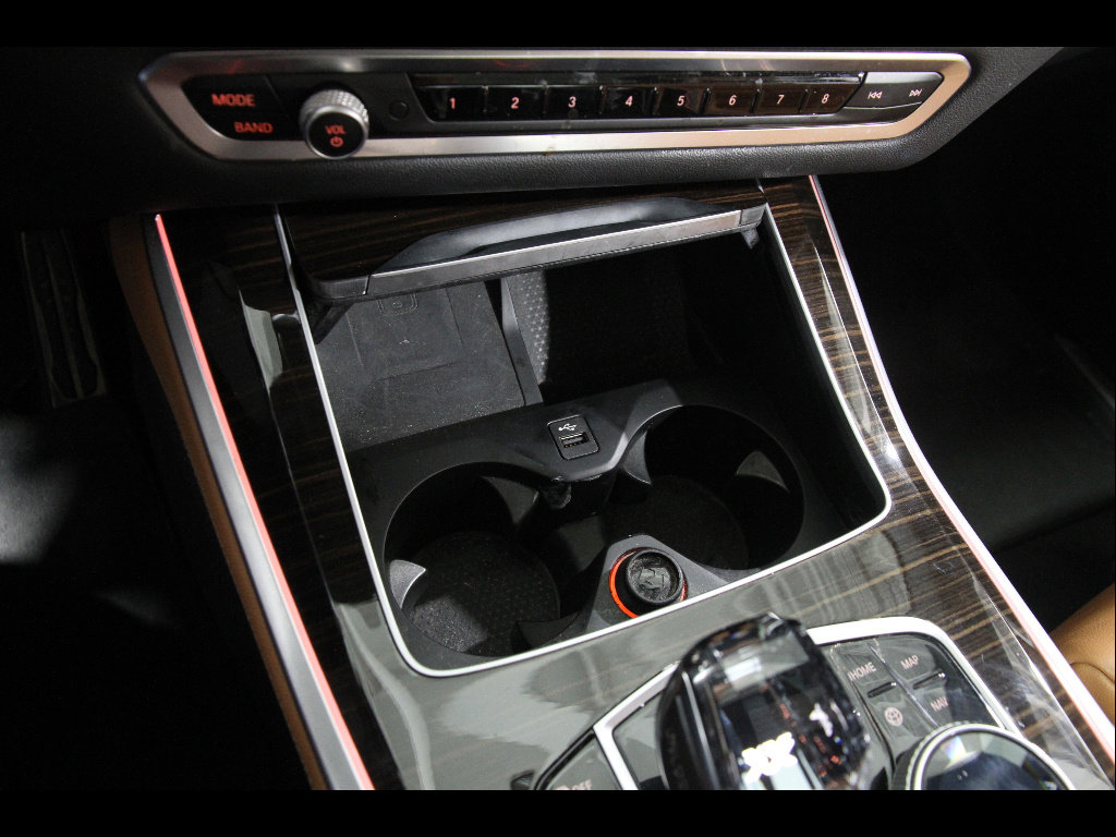 Used 2021 BMW X5 xDrive40i w/ M Sport Package AWD/4WD image 17