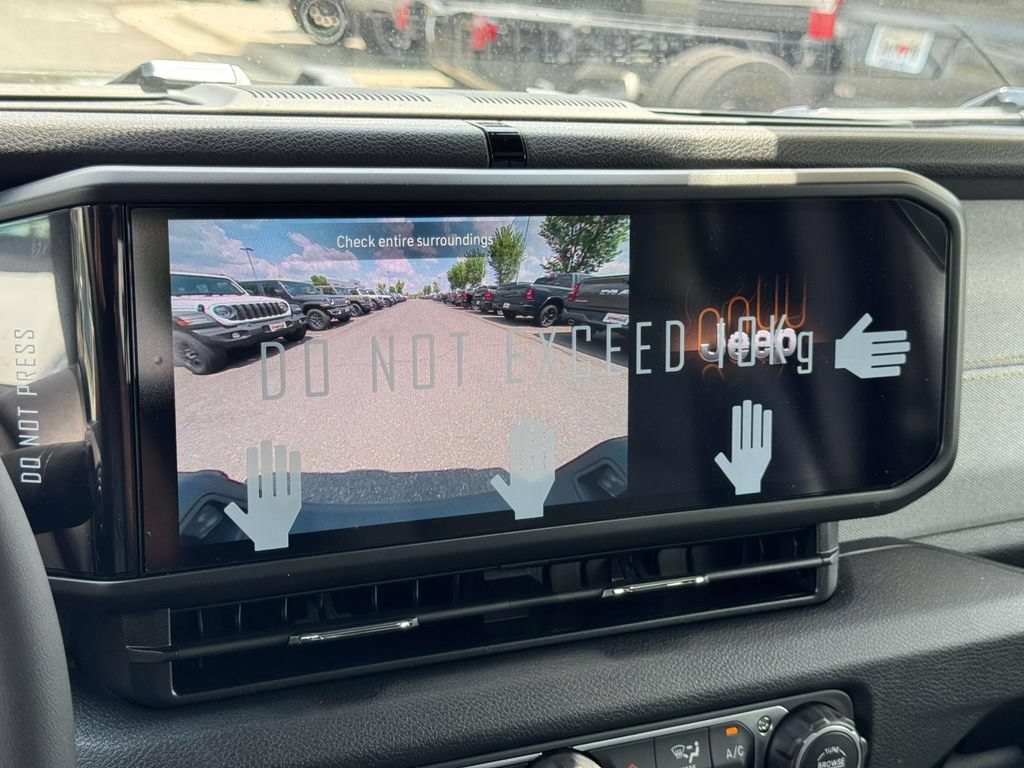 New 2026 Jeep Gladiator Sport AWD/4WD image 19