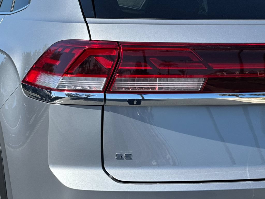 Used 2024 Volkswagen Atlas Cross Sport SE FWD image 25