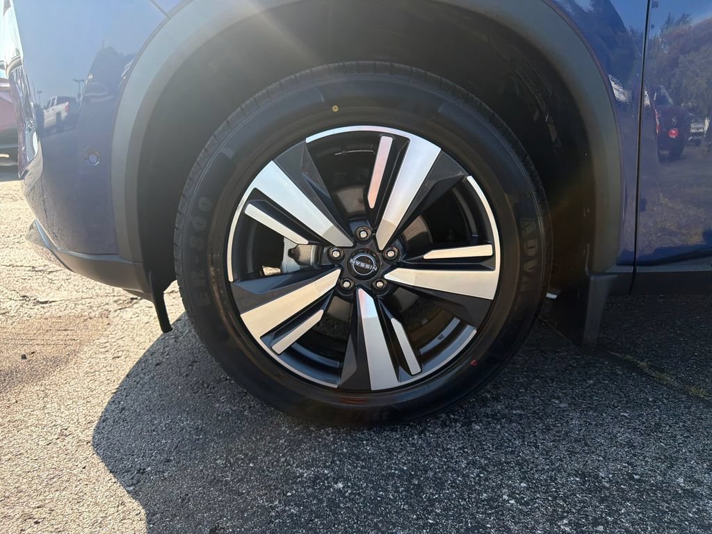 Used 2023 Nissan Rogue SL w/ SL Premium Package FWD image 32