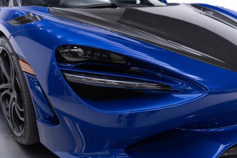 Used 2024 McLaren 750S Spider RWD image 23