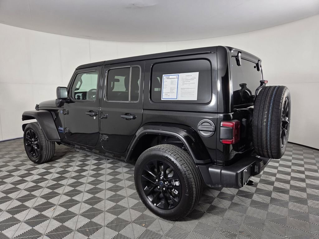 Used 2025 Jeep Wrangler Unlimited Sahara w/ Safety Group AWD/4WD image 7