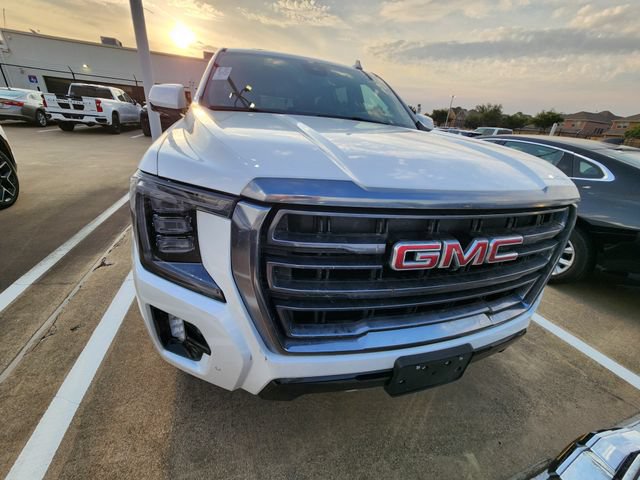 Used 2024 GMC Yukon AT4 w/ Technology Package AWD/4WD image 2