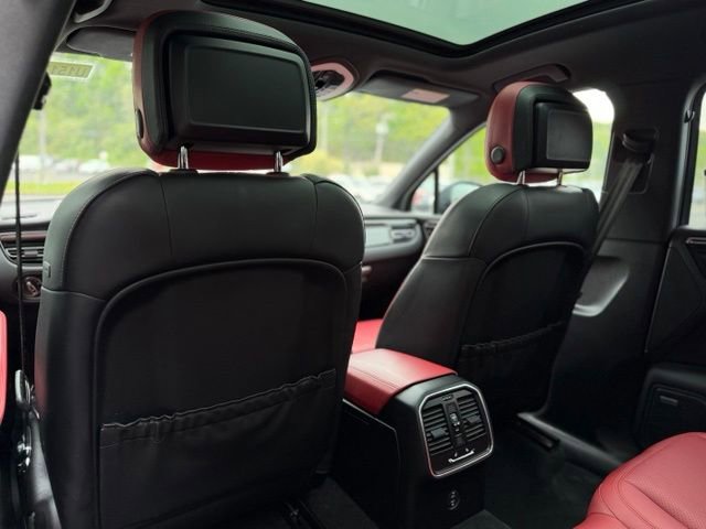Used 2020 Porsche Macan S AWD/4WD image 23