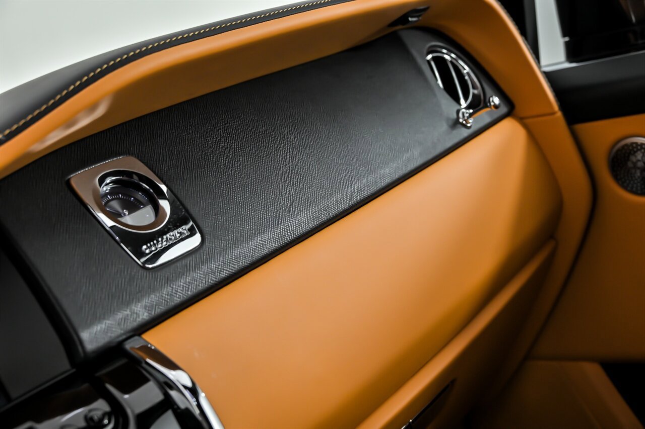 Used 2022 Rolls-Royce Cullinan w/ Dark Exterior Package AWD/4WD image 40