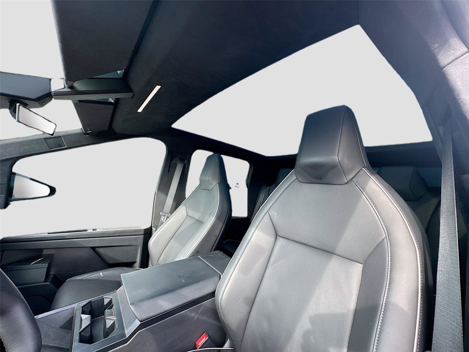 Used 2024 Tesla Cybertruck AWD Crew Cab image 16