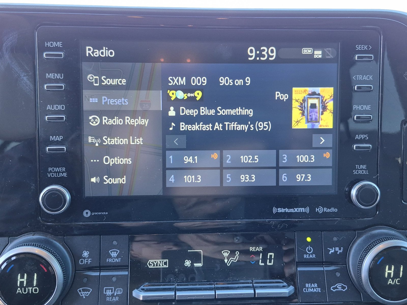 Used 2021 Toyota Highlander XLE image 30